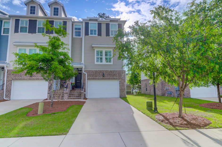 1025 Bowman Woods Dr, Mt Pleasant, SC 29464, Presented by Rene Kramer Team, Carolina One Real